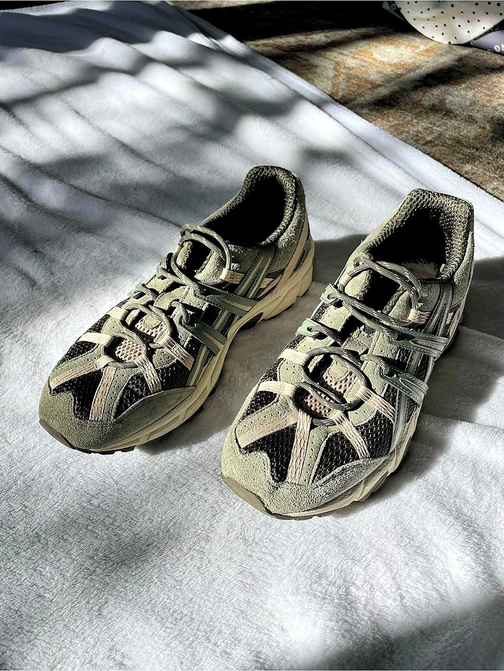 ASICS GEL-Venture 6 Athletic Shoes in Green & Gray